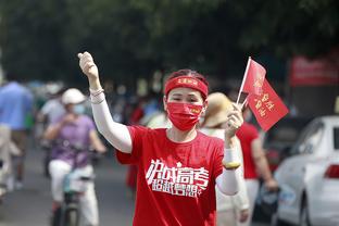 梅努本场数据：10次对抗7次成功，3次解围，2次抢断